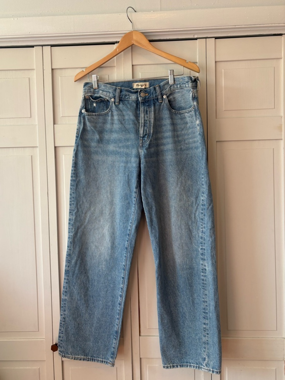 Classic Straight Leg Jeans in Light Blue